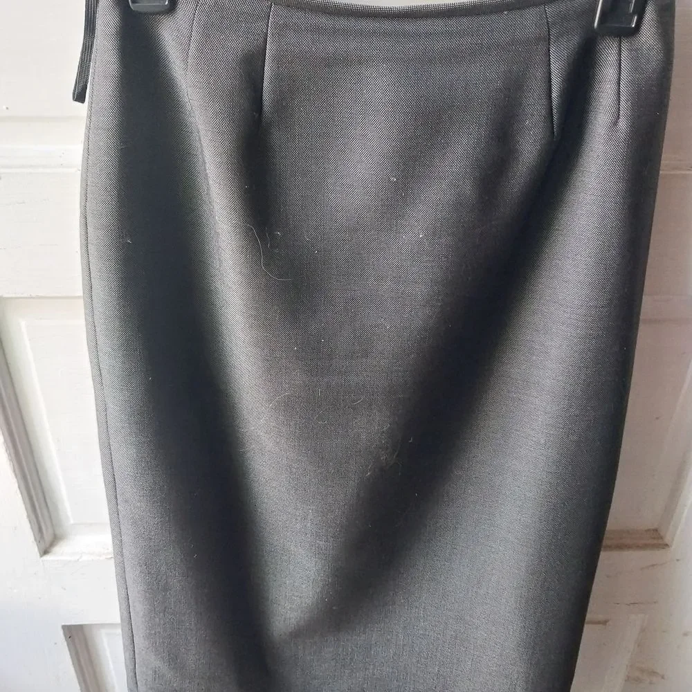 Elegant Black/White Pencil Skirt with Flattering Seaming & Back Slit